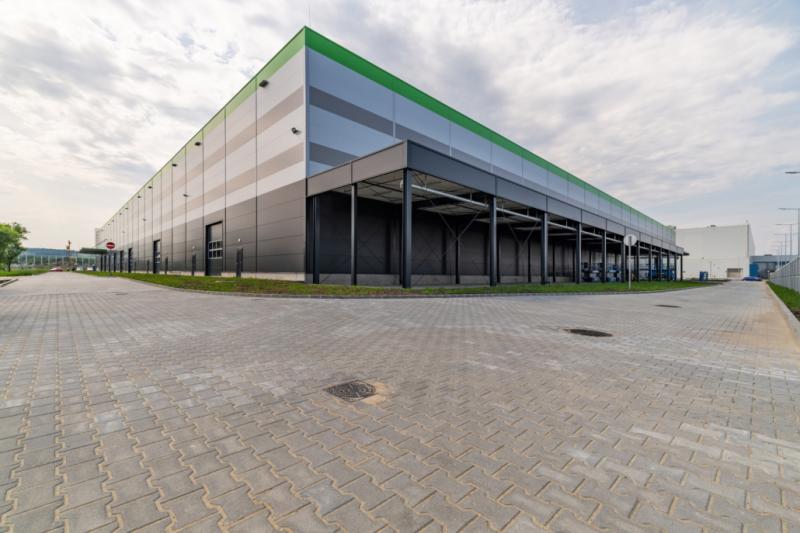 19.000 m² területű könnyűipari csarnok a miskolci IGParkban